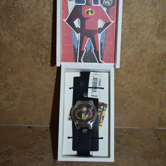 RARE New Disney Pixar The Incredibles MR. INCREDIBLE Men’s Fossil leather Watch - Picture 1 of 9